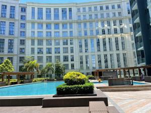 Bazén v ubytování studio condo building 81 newport boulevard nebo v jeho okolí