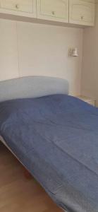 Postel nebo postele na pokoji v ubytování Mobilhome emplacement 2