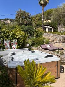 Zahrada ubytování Bastide Aïna SPA et piscine