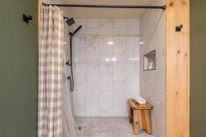 Ένα μπάνιο στο Mountain VIEWS! Private, Hot Tub, & Game Room. +30 φωτογραφίες