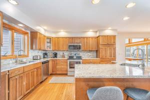Dapur atau dapur kecil di Red Fox +71 gambar