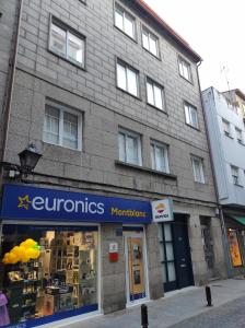 Supermarket lub sklepy w pobliżu tego apartamentu