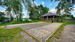 Zahrada ubytování Deluxe Suite-sur-Lac Superieur - Tremblant Versant Nord