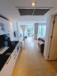 Η κουζίνα ή μικρή κουζίνα στο Central Pattaya Apartments