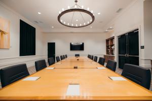 a large conference room with a long table and chairs at Hotel Winters in Winters