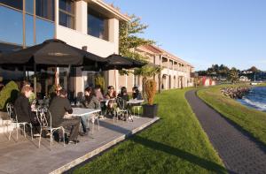 Bazén v ubytování Millennium Hotel & Resort Manuels Taupo nebo v jeho okolí