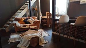 MaxiMar Apartment With Sauna的休息区