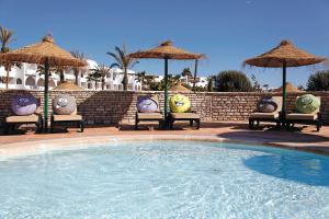 The swimming pool at or close to Hotel Riu Tikida Dunas - All inclusive