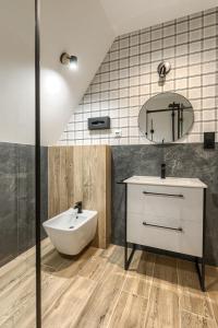 Koupelna v ubytování Szlakami 5 Dolin - apartamenty obok Doliny Strążyskiej - sauna i parking GRATIS!