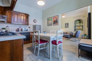 Majoituspaikan Casa Dora by Wonderful Italy keittiö tai keittotila