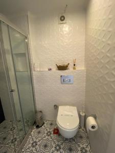 A bathroom at Marina Hotel Bodrum