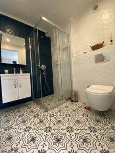 A bathroom at Marina Hotel Bodrum