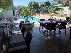 Πισίνα στο ή κοντά στο MAISON CARREE +13 φωτογραφίες