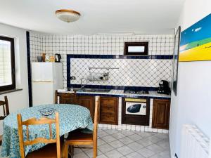 Köök või kööginurk majutusasutuses La Casa al Piccolo Borgo