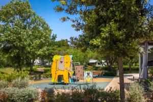 Ein Kinderspielbereich in der Unterkunft Maistra Camping Veštar Mobile homes