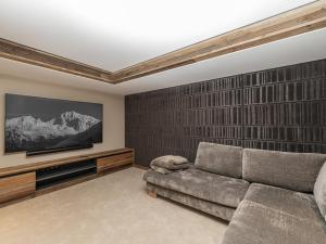 Posedenie v ubytovaní Chalet de Luxe avec Piscine et Sauna, Proche des Pistes à Courchevel - FR-1-568-33
