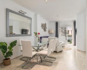 A seating area at Los Gigantes apartamento de 3 habitaciones