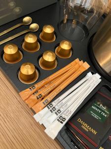 Coffee and tea making facilities at Smallis Apartment