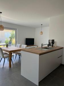 Η κουζίνα ή μικρή κουζίνα στο Ferienwohnung im Ängerle