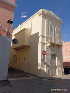 Galería fotográfica de AltaMarea - Luce, spazi ampi e comfort al centro del paese en Carloforte