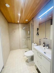 Koupelna v ubytování Cityhome Kaarto