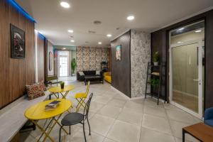 SOM Hostel By The Venue的休息区