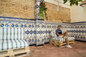 SOM Hostel By The Venue的休息区
