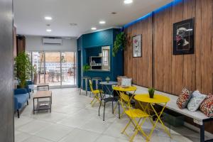 SOM Hostel By The Venue的休息区