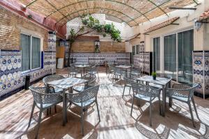 SOM Hostel By The Venue餐厅或其他用餐的地方
