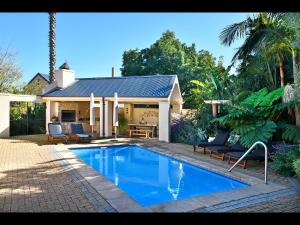 The swimming pool at or close to The Protea Apartment no01