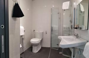 Ένα μπάνιο στο c-hotels Joy +36 φωτογραφίες