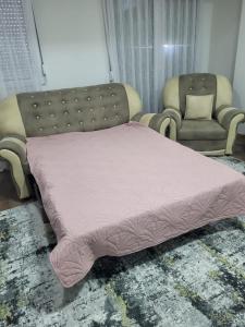 Ruang duduk di Apartments OH LR