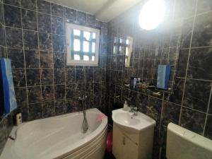 Ένα μπάνιο στο Apartament Magic +12 φωτογραφίες