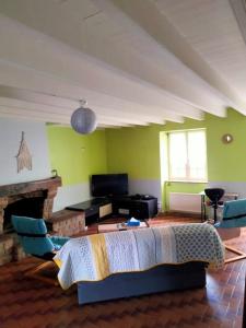 Μια τηλεόραση ή/και κέντρο ψυχαγωγίας στο Maison MANTA