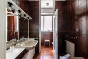 O baie la Casa Vincentina con Parcheggio Privato 6 Posti Letto +37 fotografii