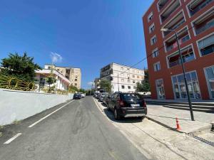 Η γειτονιά γύρω από ή μία γειτονιά κοντά σε αυτό το δωμάτιο σε οικογενειακή κατοικία