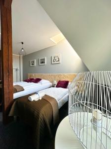 Expolis Residence - City Center - 24h #betterthanyourEX客房内的一张或多张床位