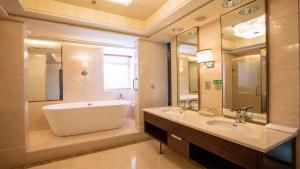 Koupelna v ubytování Holiday Inn Mudanjiang by IHG