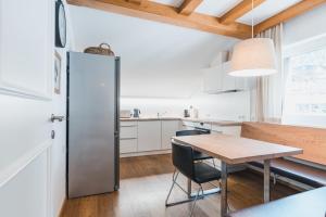 Felbermayer Appartements的厨房或小厨房