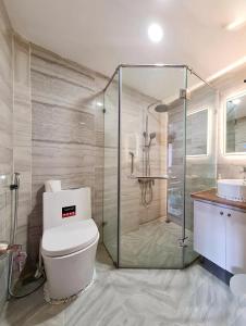 Koupelna v ubytování Private Apartment-2Bdrs-6pax-Old Quarter