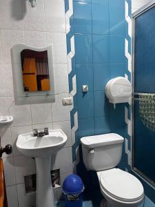 Koupelna v ubytování Hotel Colquewasi