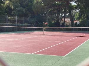 Facilități de tenis și/sau squash la sau în apropiere de Appartement T2 superbe