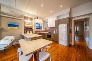 Kuchyň nebo kuchyňský kout v ubytování The Fourth Sussex House