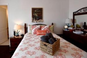 Кровать или кровати в номере Inn on the Avenue