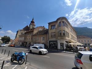 Nespecifikovaný výhled na hory nebo výhled na hory při pohledu z hotelu