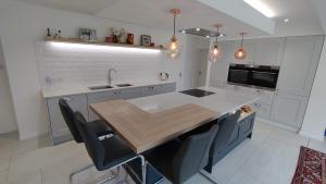 Kuchyň nebo kuchyňský kout v ubytování Beautiful Hemingford Grey
