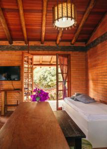 Μια τηλεόραση ή/και κέντρο ψυχαγωγίας στο Pousada Villa Seychelles