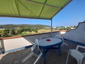 En balkon eller terrasse på Villa Maria + 42 billeder