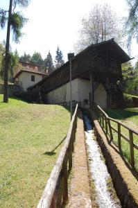 Zahrada ubytování Casa Corgol con vista lago e montagne