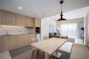 Radisson Blu Residences, Saidia的厨房或小厨房